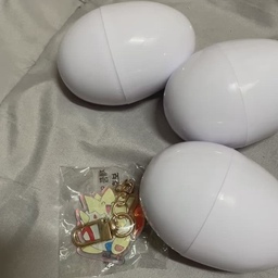 포켓몬스터 스티커는 모으기 어려워서 키링 뽑기 취미로 하고 있어요! 종류 20개인데 현재 5개있어요 팬텀이랑 코일도 있는데 가방에 달아봐서 같이 안찍었어요