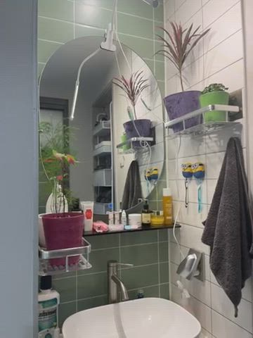 Screw-Lock No-Drill Bathroom Shelf user photo