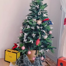 설날 기점으로 새해맞이로..드뎌 트리를 치웠답니다🙆‍♀️
아쉽지만 후련🤭
세상에서 젤 어려운 것 중 하나가 트리치우리 같아요.. ㅋㅋ
