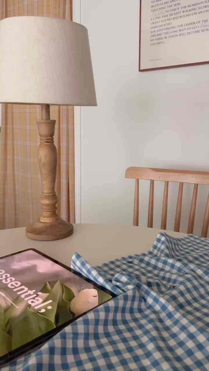 オーハウスオナムの花を受け取ったらいつも 
きれいな花瓶を置いてフラワーアレンジメントをします！

今日は新鮮なかわいい花瓶に 
私の好きな色の花でフラワーアレンジメントをしました🌷
