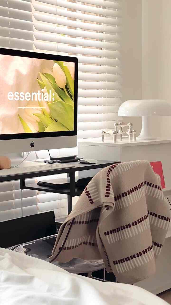 気になる解決🤗
センスがあるフィードのモニターとテレビ
同じように「essential;」言葉が詰まった
画像が壁紙で占められていましたね！
さまざまな種類の画像がフィード感性です。

マコムは壁紙を変えて気分を変えるのをやりました。
偶然ブログで気になる解決になって共有してみてください！
「essential;」はYouTubeチャンネルです
GoQのさまざまなプレイリストを提供します🎶
その日のムードに最適な選曲リスト
選んで無料で聞くことができるなんて…

YouTubeのessential;検索してください☺️

#essential; ＃背景画面＃プレイリスト＃プレイリスト
＃デスクテリア＃書斎＃書斎インテリア＃アイマック
#アイマック27インチ #アイマックインテリア #imac #家具