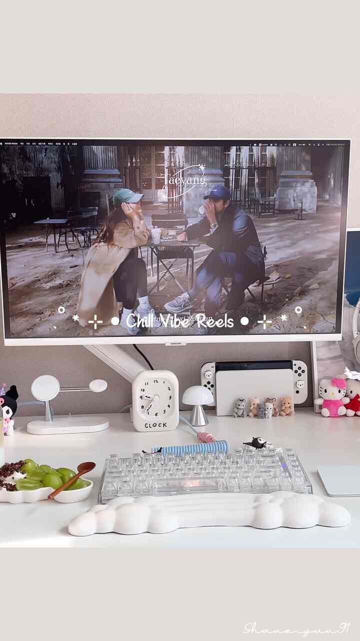 ₊⁎ 𝘔𝘺 𝘊𝘰𝘻𝘺 𝘋𝘦𝘴𝘬 ⁎⁺
₊⁎霧のような透明キーボードの組み合わせ⌨️🫧🧊⁎⁺

｡.Bsun Rawの恥ずかしいキー感☺️.｡
｡。 I love this Sound .｡




⌨️ 𝘠𝘜𝘕𝘡𝘐𝘐 𝘟75 
✝︎ 𝘉𝘴𝘶𝘯 𝘙𝘢𝘸 𝘚𝘸𝘪𝘵𝘤𝘩
  𝘓𝘪𝘯𝘦𝘢𝘳 ,60𝘨𝘧



🎧セルバイミュージック


#BSUNRAW #BSUN #BSUNSwitch #yunziix75 
#transparentkeyboard #kawaiikeyboard #kawaiidesk 
#chillvibe #오늘장면한컷 