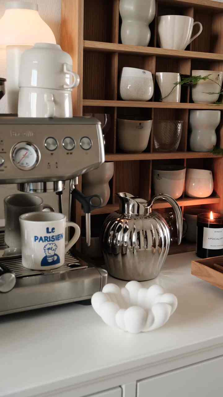 私は最近子供たちに登場させます 
ブレヴィルの前でおいしいラテを飲みながら
何もしない時間がとても良いです。😽
最近はYouTubeできれいな空間で料理する映像を探してみていますが、この時間が私の人生の落ちですㅎㅎ


#オーハウスシーズン9 #브레빌 #브레빌876 #breville 