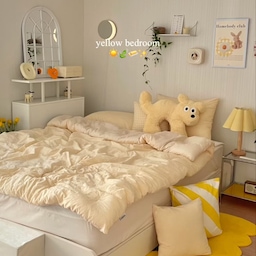 10월의 노란색 침실 구석구석 💛
가을햇살과 가을바람이 좋아서 찍어본 릴스입니다!
구석구석 노란색 포인트들이 저희 힐링 포인트예요..😍
#오하우스시즌9 #차렵이불 #가을이불 #차렵이불추천 #침실인테리어 #노란색인테리어 #아이보리침구 #옐로우인테리어 #버터인테리어 #안방꾸미기 #안방인테리어 #신혼부부침실 #신혼부부인테리어 #거울 #아치형거울 #창문형거울 #포스터 #인테리어포스터 #빈티지포스터 #벽난로콘솔 #러그 #테이블 #모듈협탁 #침실스탠드 #아치형거울 
