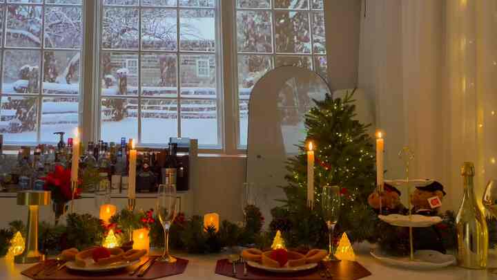 今年もクリスマスの雰囲気が好きです🫶🏻
#fakewindow #lgシネビーム #ビームプロジェクター #クリスマス #クリスマス #ホームパーティー #ホームバー #ホームカフェ #クリスマス小物 #クリスマスインテリア #年末パーティー #年末雰囲気 #冬インテリア #リビングインテリア小物