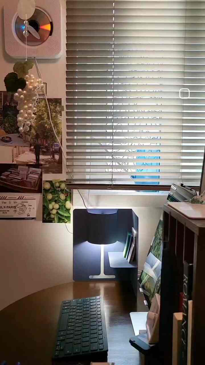  #에스티무드등 #조명 #오늘의집 #myroom #lightroom #deskdecor #원룸인테리어  #원룸책상 #우드테이블 #원목가구 #우드인테리어

