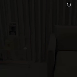 우리집 거실 New item✨️
거실에 하나둘 먼가 늘어갈때 마다 조심스럽고 
고민하게 되요~
이번에 새로온 요 투명 아크릴 북선반✨️
너무 예뻐서 소리질렀어요~😆
투명해서 전혀 답답하지 않는 북선반에 
아크릴 마감부분도 너무 깔끔해서 놀랐어요😲
연결부분의 원형 스틸 부품도 매력있구요😍
자동 쇠테리어까지 가능🤍
엄마가 집스타그램하면 아이들 책은 거실로 절대 나올수 없죠🤣🤣
하지만 요 북선반 덕에 아이도 하루하루 읽을책을 가져와
전시를 해도 대환영👌
요즘 거실 사진 찍을맛 나요🤍🤍🤍
#아크리코 #북선반 #아크릴북선반 #전면책장 #책육아 #아이방인테리어 #거실인테리어