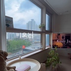 태동이가 바라보는 우리집주말, 커피를 내리고 
노래 좀 들을려했더니 안도와주는 형, 시끄럽다 

#우리집 #커피머신 #거실 #거실인테리어 