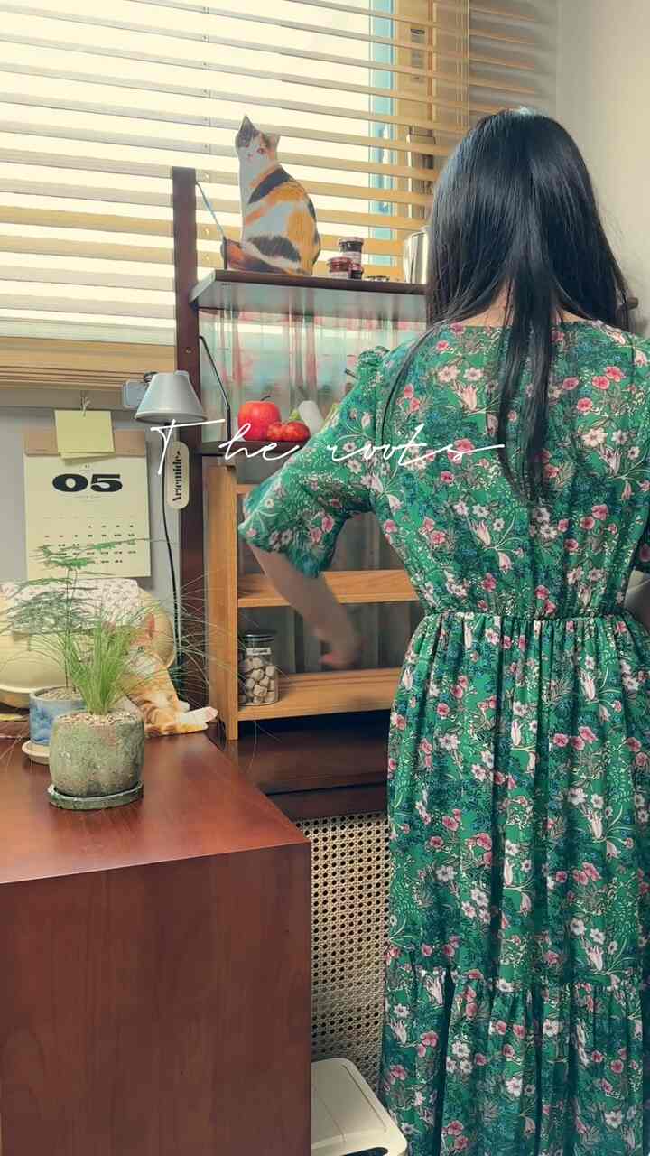 ダルツウッド棚でカップを整理する＃サリムハニーチップ 

オープンタイプの＃ダーツ3段＃ウッドシェルフへ 
#ホームカフェゾンカップをまとめてみました！ 

使用用途に応じて段高を調節も可能
保管したいものの高さに合わせて 
変形できてよかったです🤎

コーナー部分の丸め処理で仕上げも本当にすっきりしますよ！
背面オープン型/密閉型選択可能！

________________
#賢いホーム＆ライフ
＃並んでコミュニケーションします！
________________


#homeinspo #家具 #ホームデコ #ホームスタイリング #カップ棚 #棚 #cups #homestyling #homedeco
＃家で最高の忙しい＃ビンテージインテリア＃小さな部屋＃小さな部屋飾り＃バラマンション＃ラタン装飾＃アルテミデ＃ブレッドボックス＃ウェスコ＃ビンテージインテリア＃ホームカフェ＃カップ＃ミュンダーエマイル 