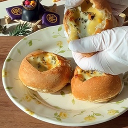 콘치즈 모닝빵 #오홈스토랑 #홈카페 #홈카페족 #홈카페인테리어 #홈카페소품 #홈카페놀이 #홈카페꾸미기 #센과치히로 #가오나시 #피규어 #지브리