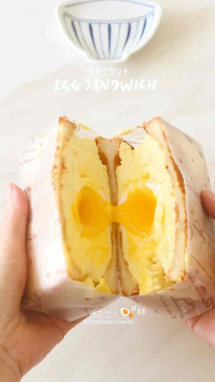 極楽の味 🥚食べてみると真実の眉間が自然に鈍くなるおいしいサンドイッチ 
エッグサンも好きですか？
美味しいサンドイッチ食パンに美味しい加塩バターでさりげなく塩辛く焼き、そこに砂糖コーティングでカリッとした食パンの上にタングルタングルゆで卵をやさしくマヨネーズと塩、胡椒基本肝だけぴったり!!して卵本来の味で食べる、、おいしいトーストと中味です。 
フードプロセッサーにゆで卵を固めてくれれば、柔らかさが倍増し、クッキングクラスからウォルカムフードに出しておけば、みんなどう作ったレシピなのかぜひ聞いてみた美味しいレシピです。 

✔️卵半熟は沸騰水6分
✔️残りの卵は9〜10分煮てくれればきれい〜！
✔️食パンは1.5cm厚

#エッグサンド #エッグサンドイッチ #スナック #レシピ #サンドイッチ作り #エッグサンドイッチ #エッグサンドイッチ #たまごサンド