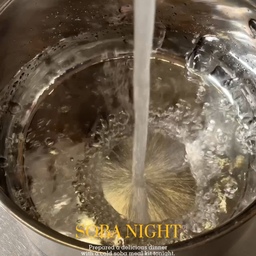#오홈스토랑
SOBA NIGHT 🍜
쫄깃한 메밀 생면반죽에
진한 풍미의 일본 정통 소바육수까지
간편하고 맛있게 소바를 즐길 수 있었어요.
소바는 고급 유기 그릇에 담아
시원함을 오래 유지해 더 맛있고
무엇보다 가볍고 현대적인 아름다움이 더해져
저녁 플레이팅하는 즐거움이 두배✨
#방짜유기 #테이블웨어 #홈스토랑 #홈다이닝 #플레이팅 #Recipe #diningmenu #sobanight #homeparty