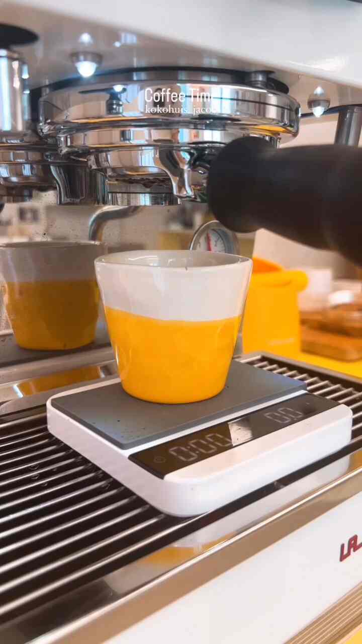 [Jacob’sHomeCafe]週末に飲むエスプレッソ☕️💛 
＃ホームカフェ＃homecafe #espresso 