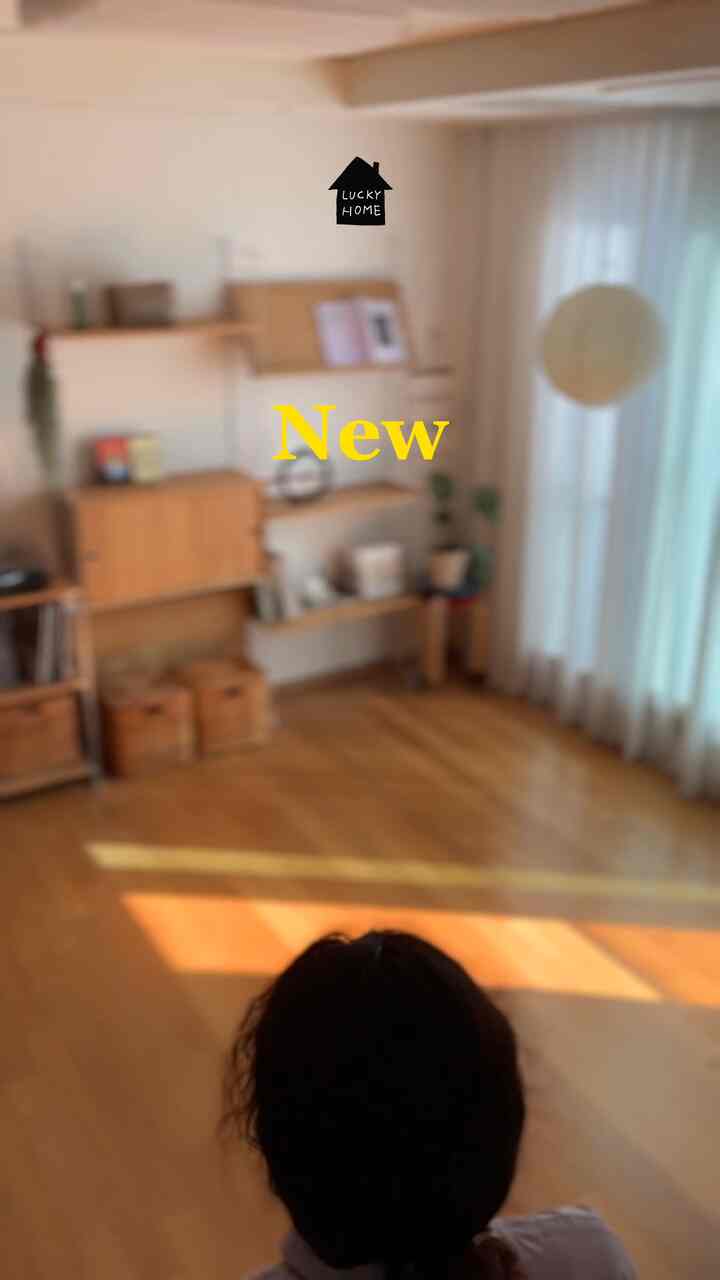 
私の家族が時間を過ごす場所
まさにソファだと思います。
試してみたい緑色のソファ 
いよいよ私の家にもできました。

座るとすぐにふわふわの感じで 
体を包み込む感じだから 
夫と子供が本当に好きでした。
快適なソファを見つけたら 
デイリーグースアクアテックスファブリックモジュールソファをお勧めします。
ミディアムハードクッション感を選びました。
程よくふわふわでよかったです。
モジュール形式だから20平台私たちの家にも
様々な構成で使えてよかったです。

ディープフォレストカラーのソファ 
リビングルームの雰囲気に変化を与えて
インテリアも一層感性的に変身したようです。

✅️ 撥水機能アクアテックスファブリック
✅️ クッション感選択可能
✅️ 生活防水、スクラッチ防止機能
✅️ 水ティッシュでも軽く汚染解決
✅️ カバー洗濯可能
✅️ モジュールソファ多様な構造演出


＃ファブリックソファ＃ファブリックショパおすすめ＃リビングインテリア家具＃リビングインテリアおすすめ＃ショパおすすめ＃ニップソファ＃ヌープショップ＃リビングインテリア＃リビングルーム＃リビング家具＃家屋#かわいいリビング＃ストリングシステム ＃リビングウォール棚 ＃リビングウォール飾り ＃家づくり ＃インテリア＃ヌープソファ 