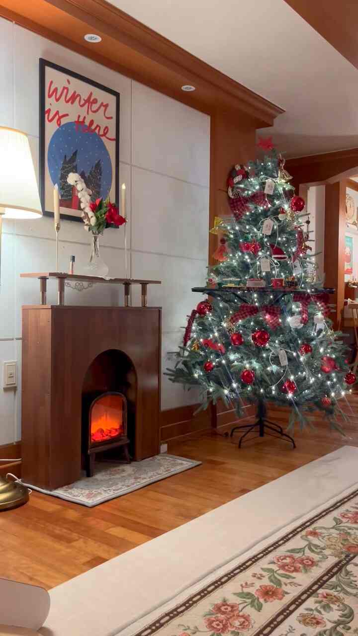 #나도있다크리스마스템
#christmasdecor #cozychristmas #cozyhome #myroom #christmashome #홈데코 #크리스마스데코 #크리스마스트리 #크리스마스무드 #집꾸미기 #거실꾸미기 #원목인테리어 #벽꾸미기 #크리스마스소품 #오늘의집 #조명 #아기가있는집 #homestyling #interiordesign #cozyroom #육아맘 #아기가있는집 #벽난로 #벽난로콘솔 #벽난로인테리어