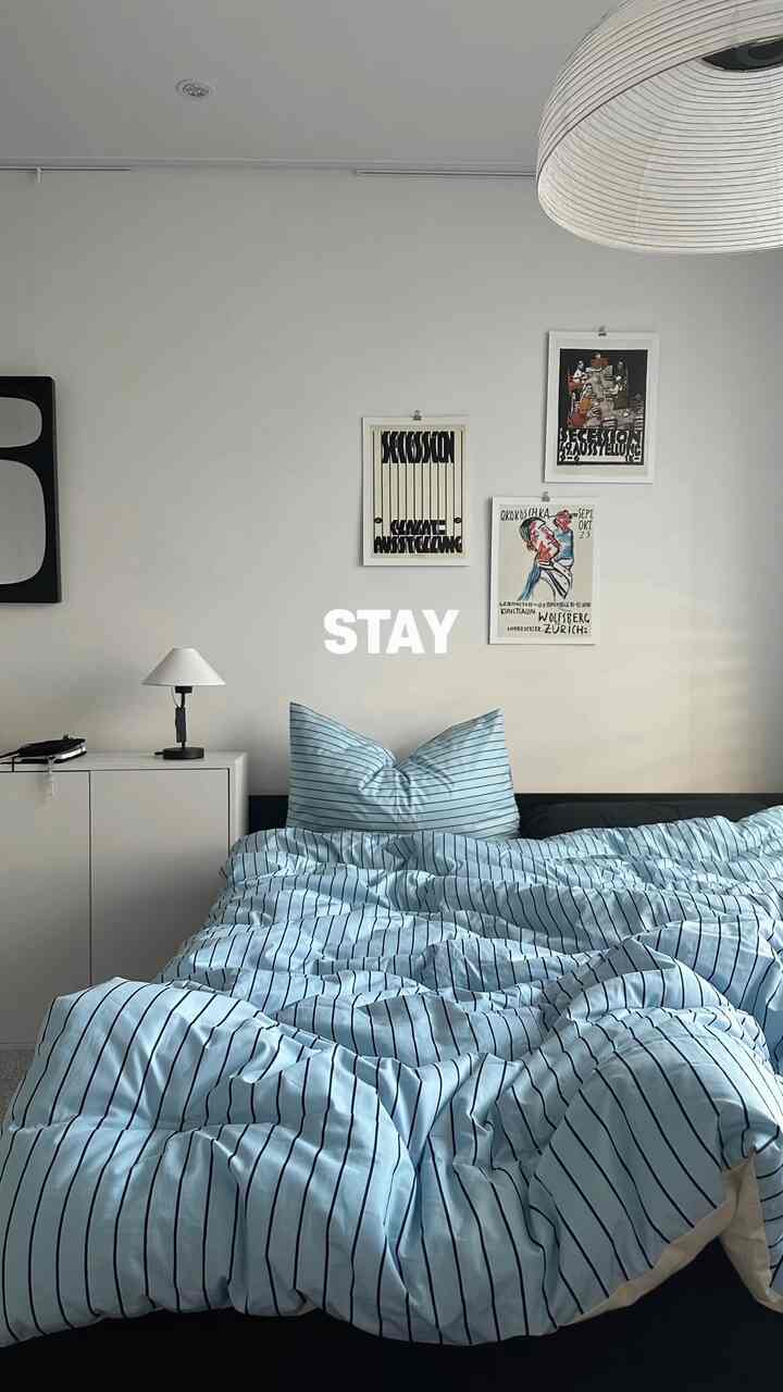 広告| Changing bedding with VIVIHOME 

ブラックにパステルブルーバニライエローのスプーンずつトーク。トーク。🖤💙💛

プレミアム高密度60数純正でほこり、アレルギー心配のないビビホームのオールコットベディングで寝室メイクオーバー！ 

体温を利用したスマートな布団の中の温度調節機能で、四季とも便利に、最高の快適さをお届けします。 

完全に暗くも明るくもない青みがかった光のおかしなブルーカラーが魅力的です。バニライエローの配色ベディングでフレンチ感性を加えてくれます。 

ゆったりとしたサイズで製作され、Q/Kサイズはラジキングサイズとしても使用可能です。 （映像はSSサイズでQベッドに使用しました。）

ヨーロッパ繊維認証基準 ヨコテックス1級認証された生地で肌触りに敏感な方におすすめです。環境にやさしいトウモロコシの綿で作られたみんなを考えたビーガン寝具！会いましょう。 
＃冬の準備＃ビビホーム＃vivihome＃オールコットベディング＃すべて