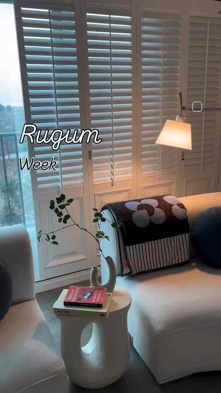 ＃製品提供 

手足が冷たい私は家の中で毛布は必須です！ 
全体的にホワイトトーンのシンプルな感じの私たちの家のリビングルームにはもっと目立つ毛布を置きたかったですㅎㅎ 
しばらくビーチタオルで毛布として使うのにぴったり！ ＃らしさの私が望んでいたそのようなデザインの毛布を発見し、体験団を募集するために冷たい申請したんですよ🤍 
包装もとても細かくて綺麗にしてくれて一次感動🥹
デザイン+色味ぴったり私が探していた感じだから二次感動🫶🏻
ブドルブールウルトラ極細士触感の3次感動したんですよ🤍

今年の冬はリビングルームでヨーヨーのおかげで暖かく過ごせると思います😊

＃キムバプイネハウス＃ブランケット＃ブランケット＃インテリア＃リビングルーム＃リビングインテリア＃ブランケット＃ホームスタイリング＃ホームインテリア＃照明＃極細糸毛布＃rugum＃毛布＃極細サイブル＃冬ブランケット＃カーシート毛布＃赤ちゃん毛布＃学生毛布＃事務室毛布＃リビング毛布＃キャンプ毛布＃チャバク毛布＃ブランケットおすすめ