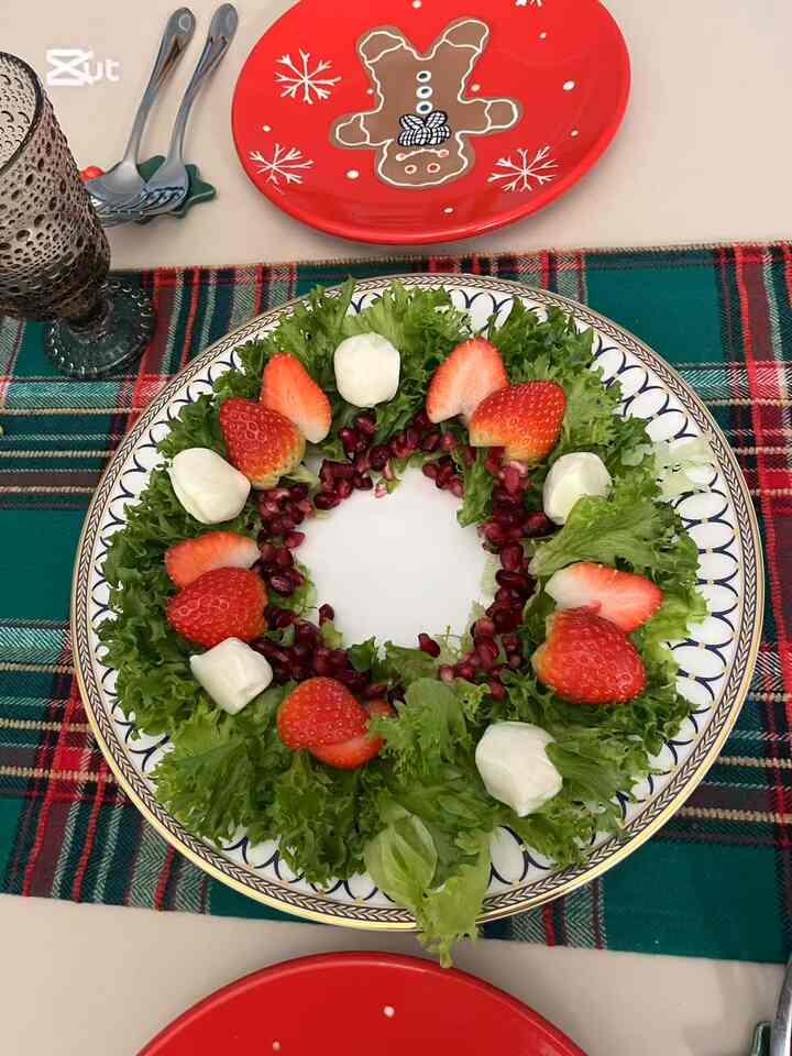 #집에서제일바빠
#クリスマス
#クリスマスホームパーティー
#コンスープ
#メイド
奈良さんを見ていますか？もういいですか？ ㅋㅋㅋㅋㅋ
ナリが可愛いから見てるんだよ~~~😍😍😍

昨日、雲が病院に行き、マートに行き、
午後から、サンチャリムセッティングに食べ物を準備するのに多忙でした。
娘が予約したバレンティ・ケジャンとシュヴァインハクセン、サルサルステーキ、エビ＆クルーズパスタ、サラダに果物まで…もっと着たいのですが時間と手が足りない一日でした… 😅
夫と息子がとても美味しいと嵐の賞賛と感動で賞を綺麗に傷つけてくれて、私も本当に気持ち良かったです🤭
来週月曜日に上げようとしましたが、ナリマム様が昨日今日ずっとサフィードアップするよう促してくれて~~~オリッニダン！  