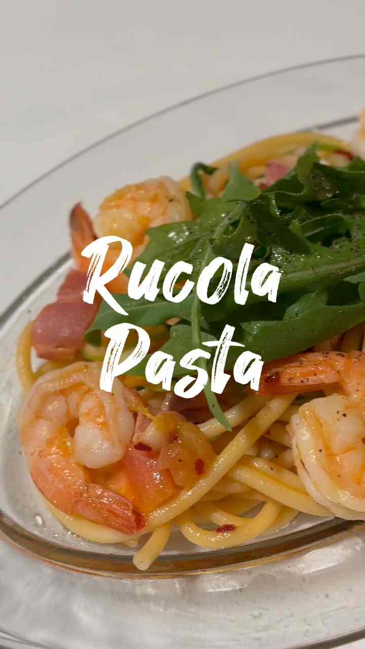 ＃自宅で最も忙しい＃ftc13のストーリー＃コンスープ記録
#ルーコラパスタ

ルコラパスタ🌿🍝

家にルーコラ、トマトがあります
パスタを作ってみました☺️
ふっくらした麺が乾く日です。
真ん中に穴が開いた面であるブカティーニ綿を使用しました。
もっとしっかりしてソースがうまく泣いているようでした！

👉パスタなら塩1スプーンを入れてゆでる
👉ニンニク、エビ、ベーコン、トマト、ペパーロンチーノ、塩、コショウを入れて炒める
👉麺、パスタ麺、チキンストックを入れて炒める（見ながら塩追加）
👉ルーコラを追加して20〜30秒ほど炒める
👉最後にルーコラを乗せてトリュフオイル、コショウを振りかける

📗素材
トマト1
ルコラ
ベーコン
エビ
パスタ綿
塩、コショウ
ペパーロンチーノ
ニンニク
オリーブオイル
チキンストック0.5

＃ルコラパスタ＃トマトパスタ＃パスタレシピ
#トマトルコラパスタ #ルーコラ #pasta #pastarecipe
#tomato #shirimp #cooking #トライアングル #サーブルカトラリー #コミュニケーション 