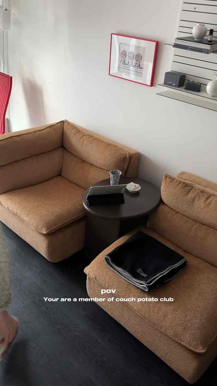 I am a couch potato now 🥔🦦

-
早く休みたいので、長い連休を待つ初心者の母親
4ヶ月目の赤ちゃんはとてもかわいいですが、あまりにもお母さんのガムガキだから力があります🤣
一人で時間を与えてください..!!

-
#tovhaus #midcenturymodern #designedtolast #interiordesign #vintagefurniture #livingroomidea #decorinspo #pov #トブハウス #ミッドセンチュリー #flatpoint #modulesofa #sofa