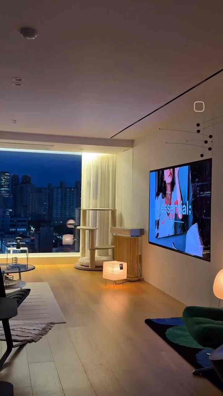 night vibe✨😌🐈

春の気分が感じられる週末ですよ🎀🌸
暖かいですが、細かいほこりもいいです。
久しぶりに外のあちこち 
楽しく歩き回った一日でした✨

そして夕方に
やはり家がチェゴ➿
 
#home #homestyle #nightview #weekend #cat #livingroom #lighting #seoul #akari #ikea #dyvlinge #ハウススターグラムウォー #アカリ 