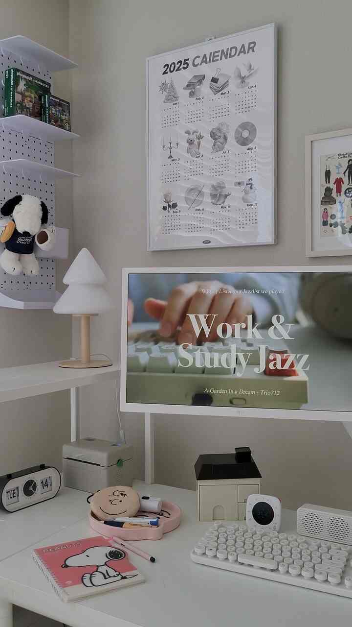 #MostAsked Tempat favoritku adalah kamarku.
Saya menggunakan monitor LG. Karena saya menggunakan lengan monitor dengan monitor ganda
Jauh lebih nyaman dan saya suka karena dapat mengapung, jadi saya punya lebih banyak ruang meja.

#ConspRecord #서재인테리어 #내방꾸미기 #컴퓨터책상 
#Monitor #듀얼모니터 #책장 #데스크테리어 