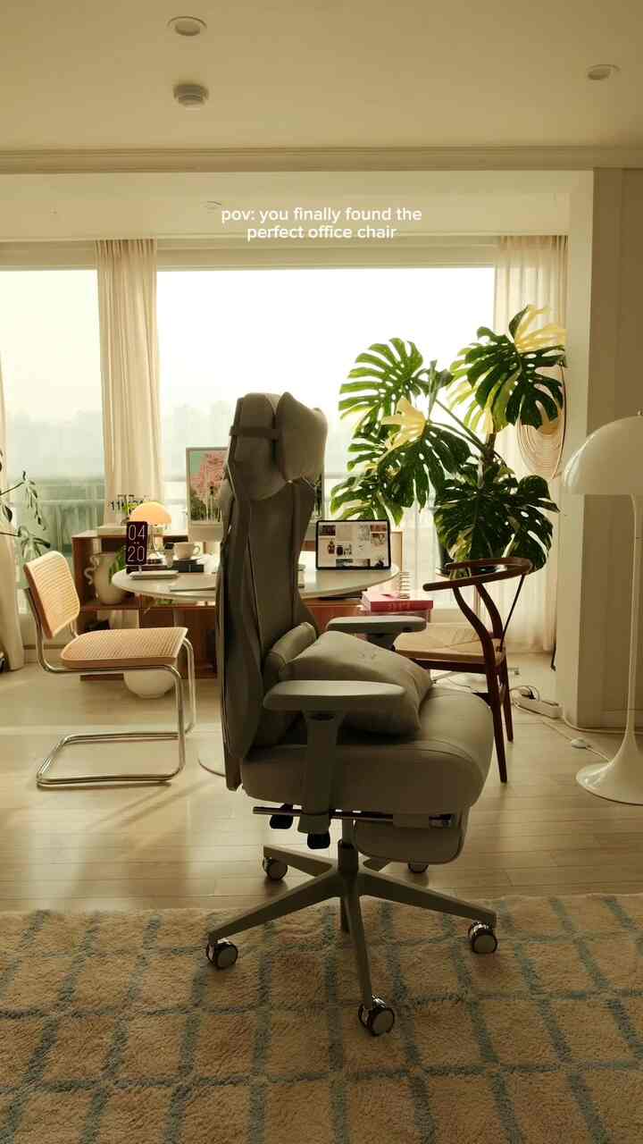 Happy Tuesday 🤍
気に入ったオフィスチェアが届きました！
近いうちに引っ越す新しい家に 
小さなオフィススペースも設けるつもりだが
よく似合いますよね？ ✨

豪華な作業環境が欲しいなら、 
Paxton 日本ブランドのハイエンドデスクチェアをおすすめします。 
単なる椅子以上の価値がある製品です。 
人間工学に基づいたデザインとスタイリッシュな仕上がりを組み合わせた 
長時間座っていても疲れを最小限に抑えてくれます:)

業務集中度を高めるこの椅子のおかげで、 
効率的な作業環境を作れますよ💼✨

@paxton_smart  #인체공학적 #업무환경 #Paxton #디지털노마드