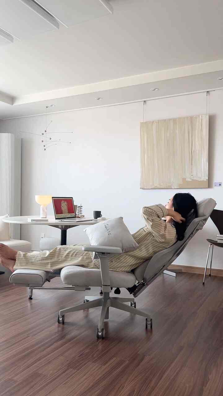 #デスクテリア
ホームオフィス💻
世界の快適なチェアに会う🤌🏻

＃提供＃Paxton＃デスクチェア＃コンピューターチェア＃ゲームチェア＃チェア＃ホームオフィス＃デスク＃デスクテリア＃デスクセットアップ＃マハナホーム＃人生椅子