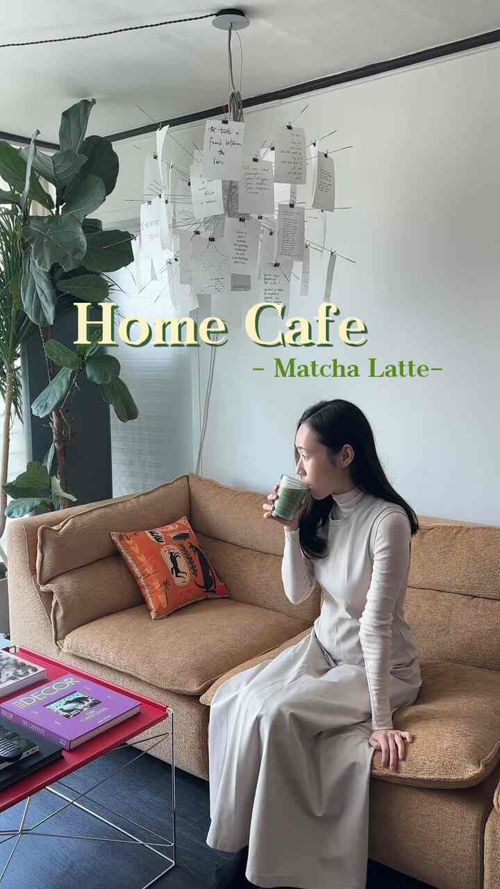 Matcha day 💚🍀

-
昨日の天気もとても良くて光もよく入ってきて、ホダダック集掃所でのんびりとお茶を一杯飲みました🙂‍↕️ （夜はまた寒い）日差しはまだ大きいですㅠㅠ

私は緑茶抹茶を本当に好きですが、妊娠して授乳しながらカフェインのために頻繁に飲みませんでした。

よく休んだので今日はまた頑張って宿題に行きますよ🏃🏻‍♀️

-
✨抹茶黒妊娠中のラテ✨
1. ベバシティ済州清浄抹茶ラテ30gを浄水30mlによくほぐす。
2. 黒妊娠中の牛乳を220ml注ぐ。 （記号に従って氷を追加！）
3. マドラーやスプーンでよく混ぜてあげる🍀

＃セミ企業＃ベバシティ＃ベベシティ＃ベバシティマーケット＃ホームカフェ＃レシピおすすめ＃マチャラテ