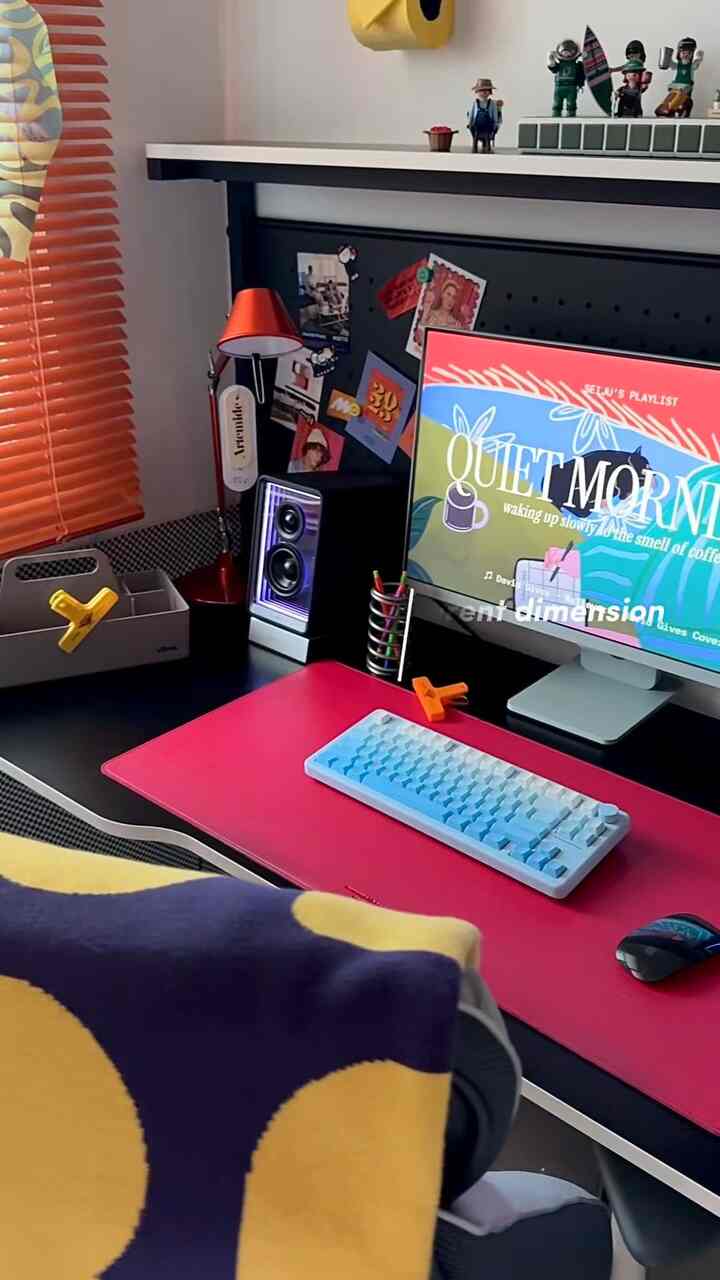 #오감리뷰 プログラムを通じて製品を提供され、直接使用してスタイリングした後期です。

私たちの家のデスクがもっと華やかで素敵になったと思いますか✨
まさに、デスクテリアスピーカーの終わり版王！
エディファイアQR65が来ました❕
オープンするとすぐに大きいです！
感心が寺に出る圧倒的なデザインと立体的空間感のため
スタンド設計でデスクを一層引き立ててくれて
鏡から落ちる光が積み重なった無限に輝く
RGB照明効果で視線を捉えるエディファイアQR65🖤

何と言っても、スピーカーは音が重要です。
ホワイトノイズ技術で純度を高め、サウンドの本質を
感じることができ、高解像度オーディオプロセスでシャープで細かく
豊かなサウンドが空間をいっぱいに満たしてくれました！
おかげで毎日帰湖川にいます。

さらに、エディファイア専用のConneX APPで
さまざまな機能が利用できますが、
Bluetooth V5.3を使ってコントロールとインターフェース操作を
簡単にできるだけでなく
LEDの色やパターンをさまざまにカスタマイズすることもできます。
風変わりな空間変化も感じることができ、
Hi-Res認定のBluetoothスピーカーで、デスクだけでなく
どこでも有線/無線に関係なく、同じ高解像度のオーディオ
再生可能で直感的なコントローラーで操作が簡単
マルチデバイス対応、65W  #QR65 #데스크테리어스피커
⠀⠀





