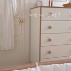 
아이의 눈높이에 맞춰진 #토리베이비장

얼른 쩰리 혼자 옷장 문 열고 옷 고르는 모습을 보고 싶은데
자아가 더 강해지면 등원 전쟁, 외출 전쟁이겠죠 ..？ 
친구들이 육아는 항상 오늘이 제일 쉬운 거랬으니까
미래를 기대하고 설레지 않기 .. 🙅🏻‍♀️ㅋㅋㅋㅋ

방 문을 열고 들어갈 때마다 화사한 느낌이 가득해졌어요
실사용 해보니 디자인도 기능도 정말 마음에 쏙 들어서
토리 시리즈 오픈장 하나 더 들일까 싶어요

우리 아기 첫 옷장은 고민 말고 토리 시리즈로 시작해요 .ᐟ 

⠀
아이엔지가구 토리베이비장 세트 다리형

⠀
#협찬 #아기방꾸미기 #아기방인테리어 #아이방인테리어 #아기옷 #출산준비 #베이비장 #아기옷장 #아이엔지홈 #아기방가구