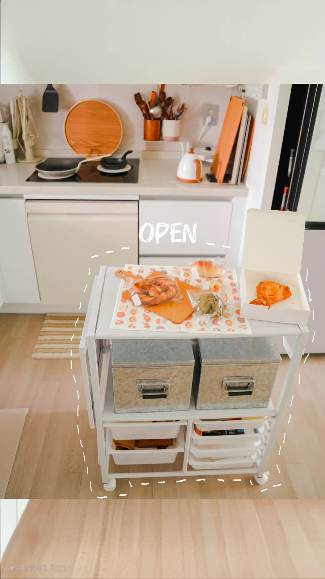 Expandable Rolling Microwave Storage Rack user photo