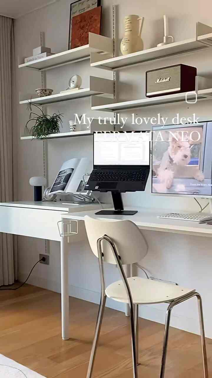 いつもリビングルームの財貨を夢見ていました。
誰よりもデスクスペースへの憧れが大きかったのに、
いつもどんな製品を選ぶべきか
悩んでいた車で
多家具のペルマタネオに会いましたね！

安定感のある足と広く丈夫な天板
カーブドカットを適用してデスクを壁に貼っても
電線が押されない丁寧なデザインまで🤍

どれも帽子なしで長所でいっぱい詰まった 
デスクのおかげでスペースに愛情があります。
仕事時間がもっと楽しく感じられましたよ🫶🏻

毎朝夕方に使う私のこのデスクスペースは
これからも今のようによく使われる予定です✨

私のようにデスクテリアを夢見ているなら？ 

なんと22種類のサイズで
私の空間にぴったりのペルマタネオを探す
チャゴクチャゴル満たしてください❣️

＃リビングルームインテリア
＃デスクテリア＃デスクセットアップ＃勉強机＃ボールスターグラム
＃スタディウィミ
#デスク 
#studydesk