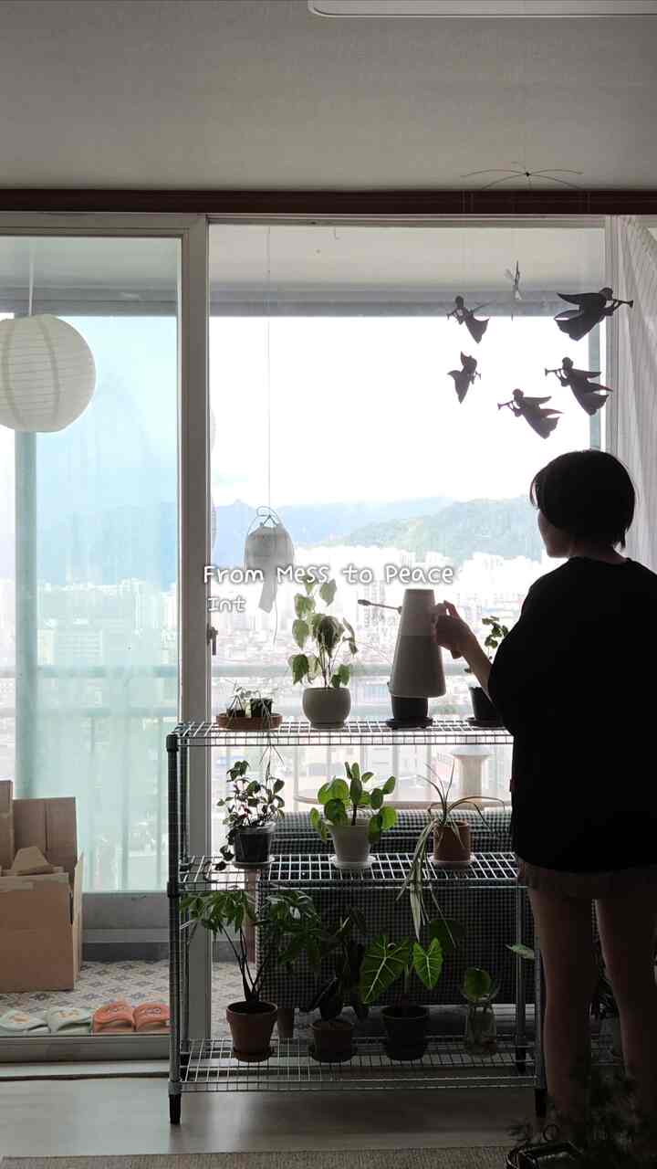 完璧ではありませんが、それでも大丈夫な一日🙏

From mess to  #asmr #peaceful #homedecor #homebody #집꾸미기 #집순이 #아파트인테리어 #자취 #거실인테리어 #청소 #청소브이로그 #일상  #쓰레기통추천 #식집사 
