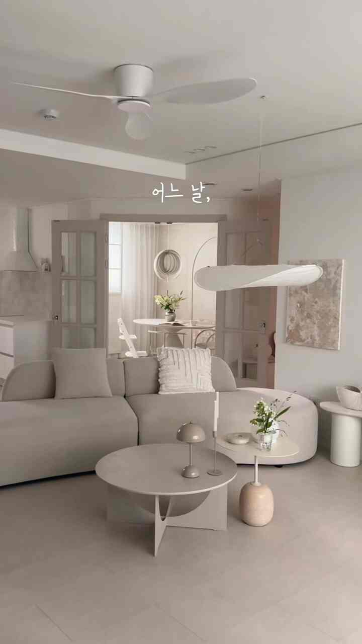 私たちの家のダイニングルーム
2週間前に作ったダイニングルーム映像なのに、
忘れてると今上げます🤍
小さなお姉さん休暇終了！

#ダイニングルーム #diningroom
#apartmenttherapy #homedecor
#summervibe #diningroominspo