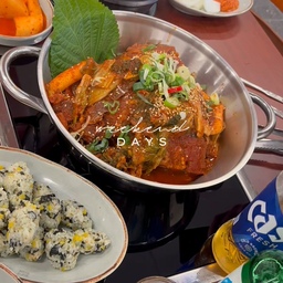#맛도리
오랜만에 맛도리들 영상으로 풀어봅니당🤤🤍
점심시간 다들 뭐드시나요~~ 맛점하세요🎶🫶🏻
#뼈찜 #감자탕 #꽃게찜 #삼겹살 #양꼬치 #오홈스토랑
#맛있는순간포착 #숏폼 #콘수프필름 #돼지런 #점심메뉴 
#월남쌈 #오리고기 #한정식 #오삼불고기 