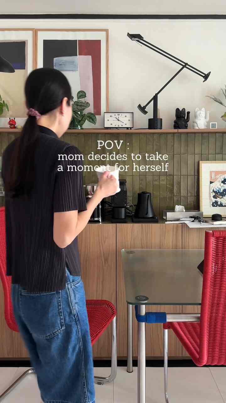 When you finally got baby to nap and can "relax" 🙄

#motherhood #realisticmotherhood #momlife #baby #오늘의집 #스페셜크리에이터 #오늘의집크리에이터