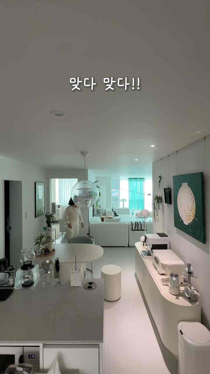 📹キラキラゲストルーム作り！  #소파 #가죽소파 #거실꾸미기 #수납장 #러그 #침대 #게스트룸 