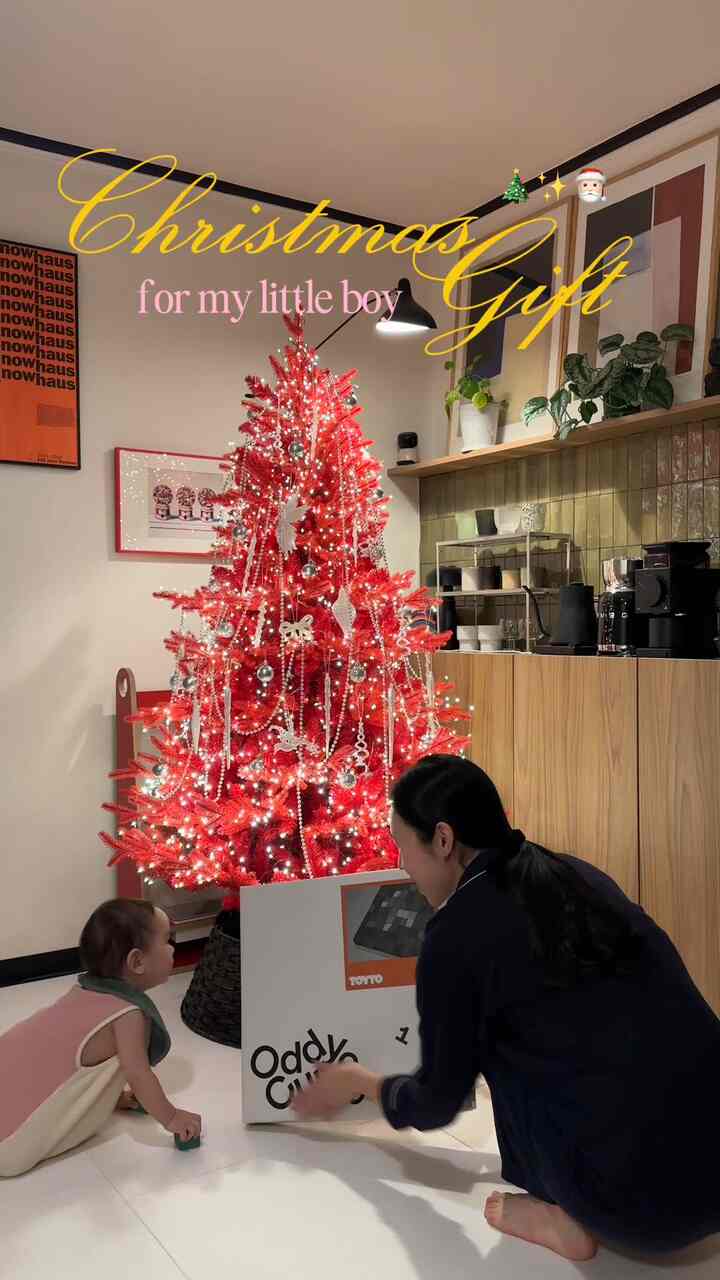 for my little boy ♥️🖤🤎

what do yoy want to play? 👀

-
まだクリスマスは遠いですが、赤ちゃんのために事前に準備してみたウッドブロックプレゼント🎁

直接手で触って自由に遊んで創造性を育てていく toytoのoddy cubesシリーズです。

色感も自然から来たように落ち着いて、ブロックの形も同じように他のいろいろな形が集まっていて時間がかかるとは思わず遊びました。ハンドメイドで制作されてもっと暖かく感じられるのは気持ちのせいでしょう🥰

-
#tovhaus #christmasgift #toddlergift #boygift #woodcube #boytoy #babytoy #christmastoy #クリスマスプレゼント #クリスマスデコ #ホームデコ #クリスマスストリー #ベビーライブハウス #ベビーハウスインテリア #今日の家 #スペシャルクリエイター