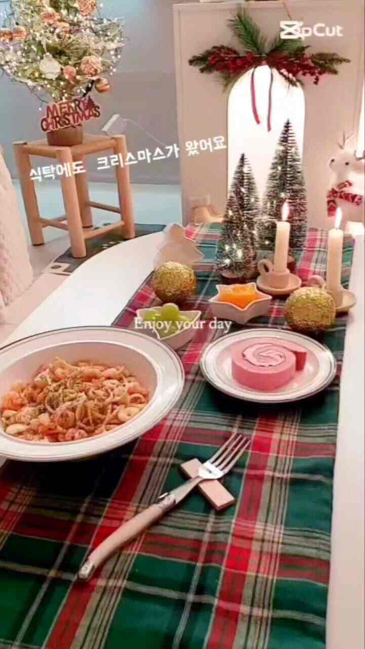 #콘수프필름 2

週刊チャレンジ写真を撮って作った映像です。
久しぶりにオイルパスタとケーキで
おなかが食べた一食でした。

#クリスマス 
#クリスマス 
#ユンドジャギー
#カトラリー
#燭台
#リビング
#リビング 
#リビングインテリア 
#クリスマス 
#クリスマス 
#ラタンチェア
#ミニツリー
#リビングインテリア 
#スープ

