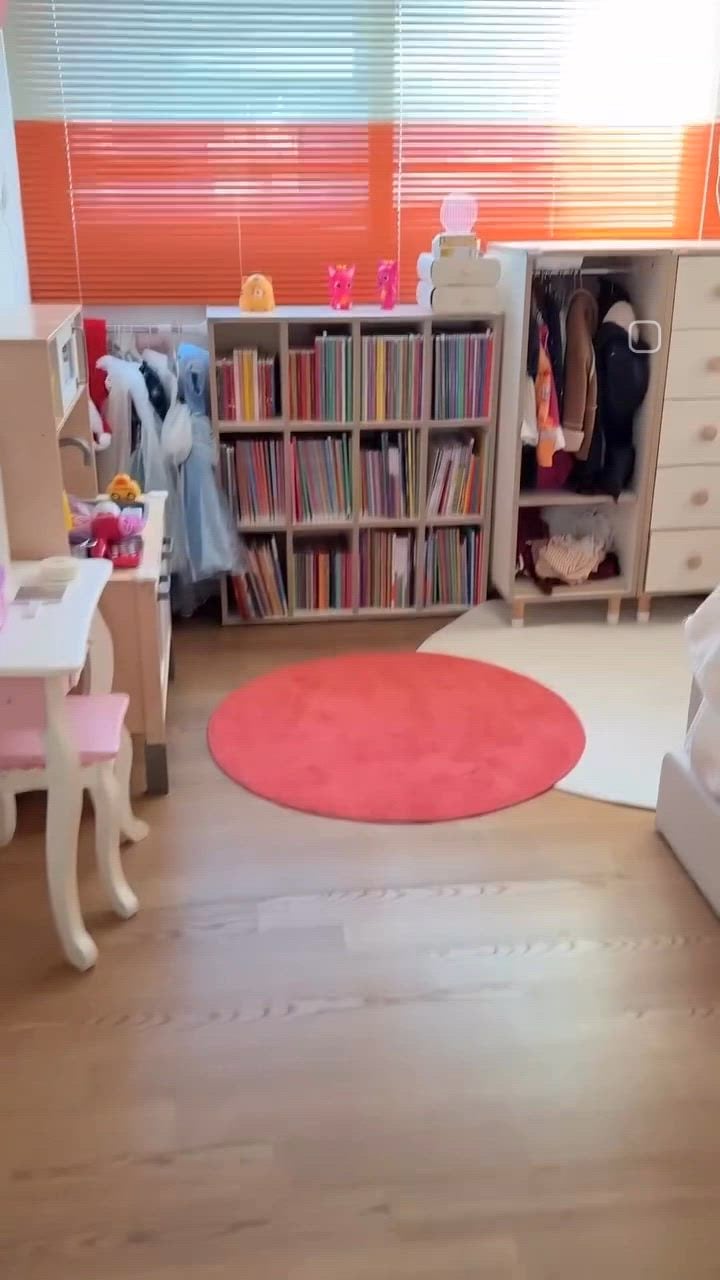 Pop Color Washable Round Rug user photo