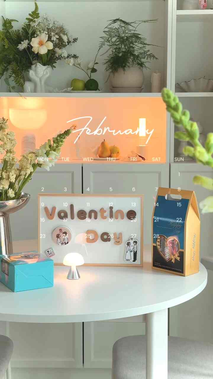 #valentinesday 

私はチョコレートがいいです！
ホワイトデーとバレンタインデーが変わってほしいです。笑

若い時は友達とバレンタインデーに彼氏を与えよう
チョコレートを溶かし、フレームに注ぐ 
ハンドメイドチョコレートを作ってプレゼントしました。
ナイドだから。 。    