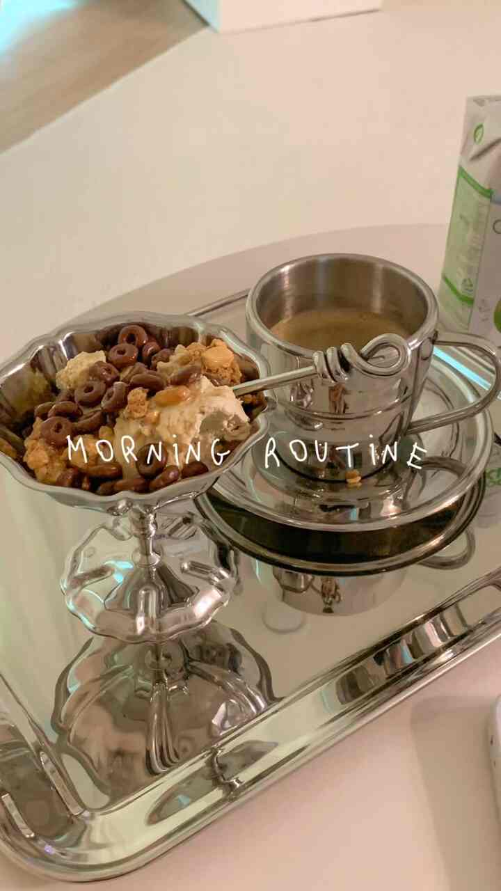 グッドモーニング！したかったのに、午後になりましたね！あまりないルーチンですが、リールズ作ってみました！空腹運動を終え、今日はグリックヨーグルトとコーヒーのカップで、朝を解決しました！このグリックヨーグルトは私が本当にいつも備えて食べるヨーグルトです！豆乳で作って、中不便さなくていいですよ！最近、鉄テリアに差し込まれて食器までステンレス製品で購入してみましたがどうでしょうか？きれいに食べると気持ちも良く、より美味しい感じ！残り一週間ともファイティングです!! 😍
。
＃ヨニスウィートホーム＃朝のルーチン＃朝の日常 