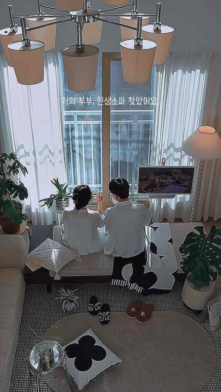 #最近新婚インテリア #製品提供

私たち夫婦は全友愛に満ちた新婚のように過ごしています。 
夫と私と満足な収納ソファベッド最近新婚インテリア家具としてオススメです。
落ち着いてシンプルなデザインに収納スペースまであり、さらにストールがあり、 
座ったり横になったりして活用度が本当にいいですね。 
背もたれクッションでより快適なリビングライフも可能ですので参考にしてみてください。 

＃ソファベッド＃ソファーベッド＃収納ソファーベッド＃ソファベッドおすすめ＃1人ソファ＃ワンルームソファ＃自家製ソファ＃1インソファベッド＃木製ソファベッド＃リビングインテリア＃リビング飾り＃収納ソファ＃ワンルームソファ＃ワンルームソファベッド＃リビングソファー＃スツール＃パーソナルウェルカム＃オールソールファニチャー 