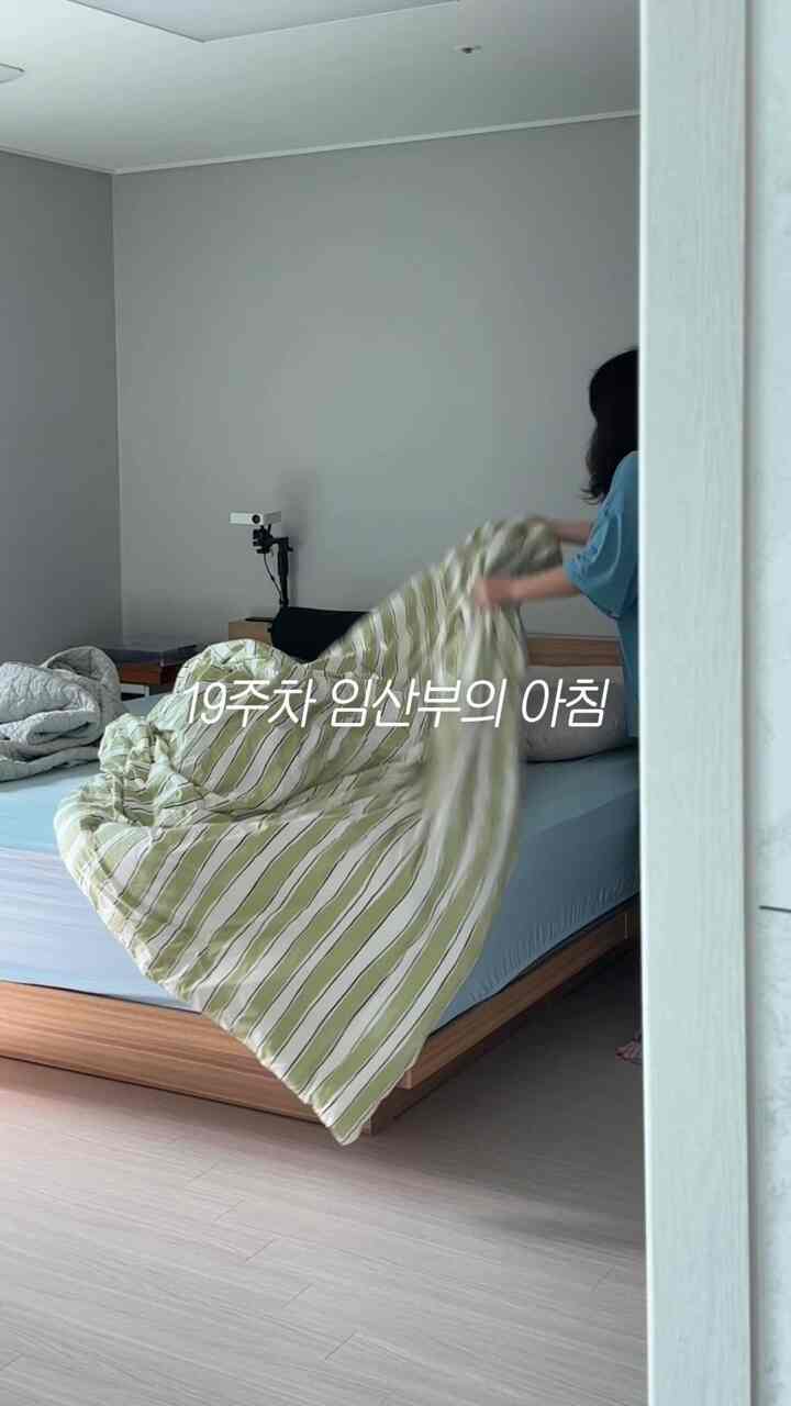 19週目妊婦の朝

#ベッドルームインテリア #ベッドインテリア
#リビングインテリア
＃ベランダインテリア＃ベランダ装飾＃植物執事＃植物育成＃プランテリア