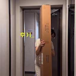 #예쁜템최고야 #콘수프기록 #콘수프기록집 
마감 안좋은거 알면서 그냥 또 홀린듯 사봤어요
푸르딩딩 화이트 시트지나 페인팅하고 싶은데 네...19개월 육 아는 저에게 그럴 에너지를 주지 않아요 이번엔 우드로 사봤는데 화이트보다 마감이 좋은 느낌?
색상이 조금만 연했으면 좋겠는데 또 그게 아쉽네요!
#침실인테리어 #선반 #9단선반 #cd장 #침실꾸미기 #25평인테리어 #서재꾸미기 #서재인테리어 #집꾸미기 #셀프인테리어 #우드인테리어 #블랙인테리어