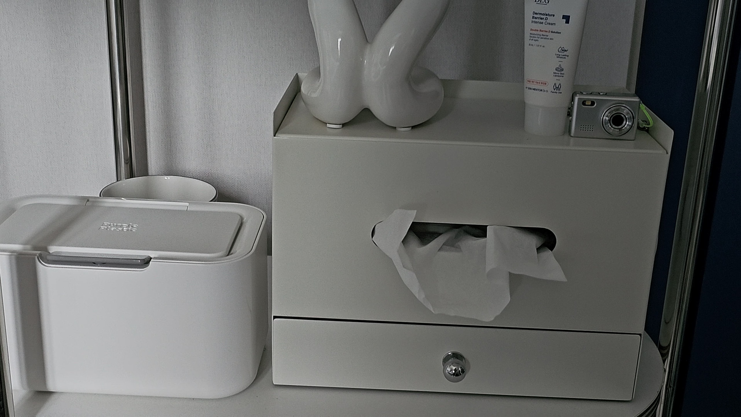 Ceramic Toothbrush Holder and Tray Set user photo