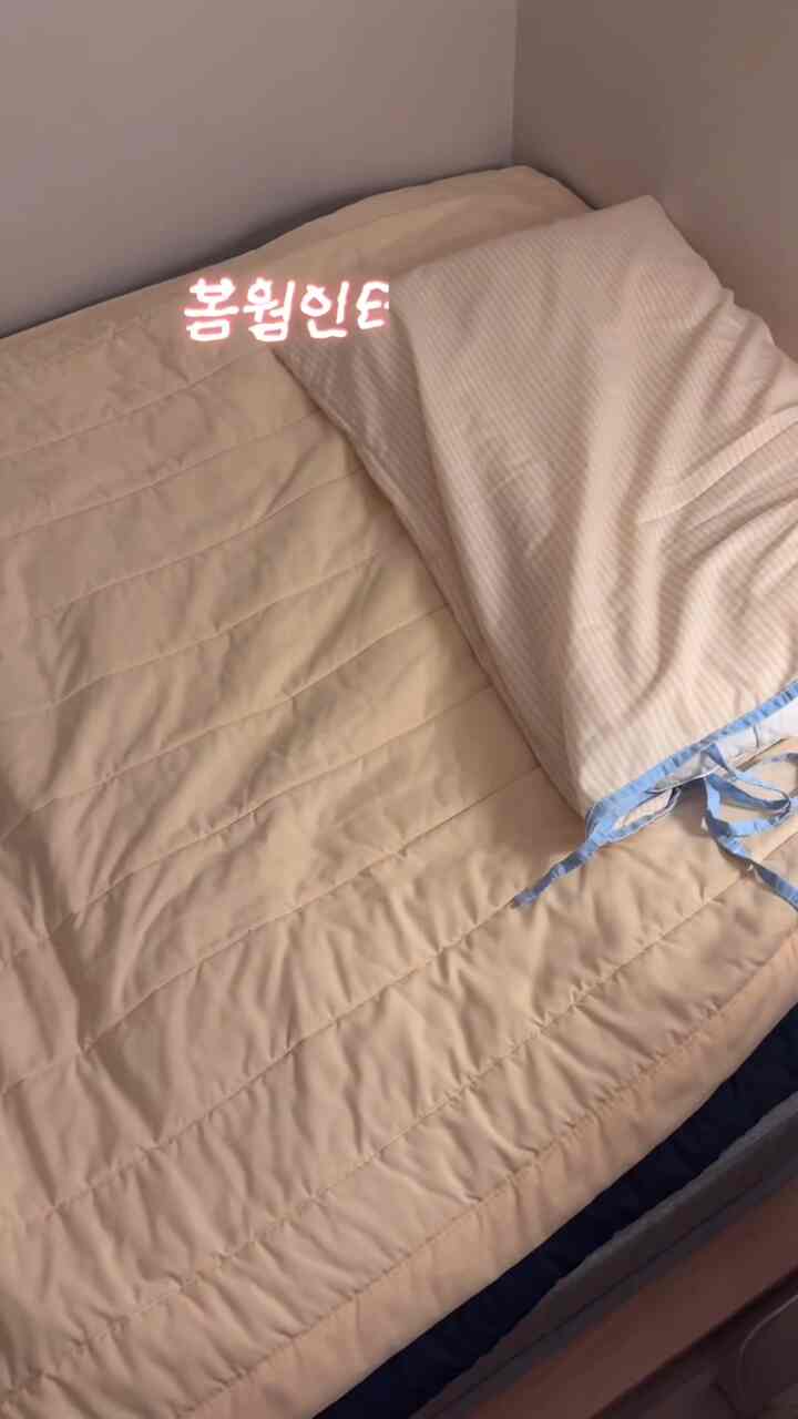 春！すると思い浮かぶ華やかさ 
寝具ひとつだけでも部屋の雰囲気を完璧に変えることができることをご存知ですか？

＃春のワームインテリア＃コンスープ記録集＃ftc22
