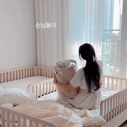 #현명한소비 #콘수프기록집 
현명한 소비, 섬유유연제 정착 🤍
향기에 예민해서 섬유유연제 정착하기 쉽지 않았는데
라브아 아이리스&피오니는 은은하면서도 고급스럽게 오래 남는 향이라
바로 정착했어요.
깨끗하고 상쾌한 비누향이라
빨래하는 시간마저 힐링되는 느낌 :)
✓ 실내건조 강화 + 99% 탈취력
✓ 유해성분 불검출 테스트 완료
✓ 초고농축이라 소량만 넣어도 충분
✓ 특허받은 향 지속 기술로 은은하게 오래
실내건조해도 꿉꿉함 없이 산뜻하고
향이 과하지 않게 오래 남아서 더 마음에 들어요.
은은하게 오래가는 깨끗한 향 좋아하신다면
아이리스&피오니 향은 꼭 한번 써보셨으면 🤍
정말 자신 있게 추천하는 섬유유연제예요.
#집꾸미기 #홈스타일링 #홈카페 #세탁루틴 #살림템추천 #섬유유연제추천 #실내건조템 #향기좋은섬유유연제 #살림기록 #화이트인테리어 #감성홈 #집스타그램 #라브아
