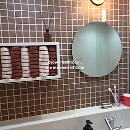 브라운 조각 타일이 포인트인 화장실
예뻐서 들어갈 때마다 기분 좋아요🤎
#bathroom #화장실인테리어 #마이너스옵션 #조각타일 #24평인테리어 